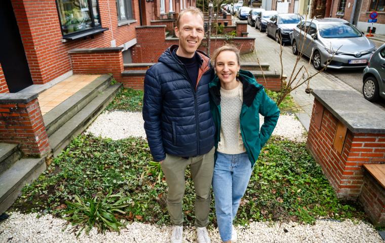 Bewoners ontharden hun voortuin in de voetbalstraat
