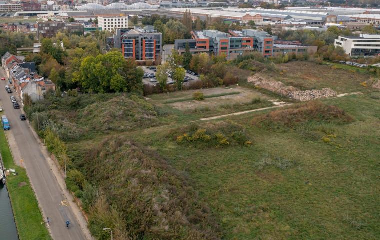 Luchtbeeld van sanering jachthaven op Ragheno