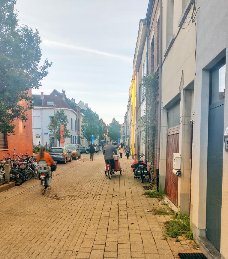 Fietsen in de wijk Arsenaal