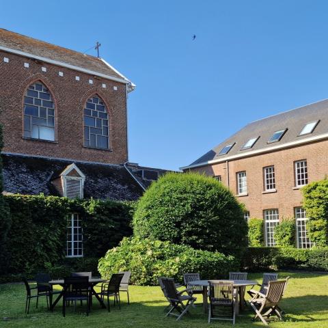 ©Indaver Het Karmelietessenklooster in 2024 binnentuin