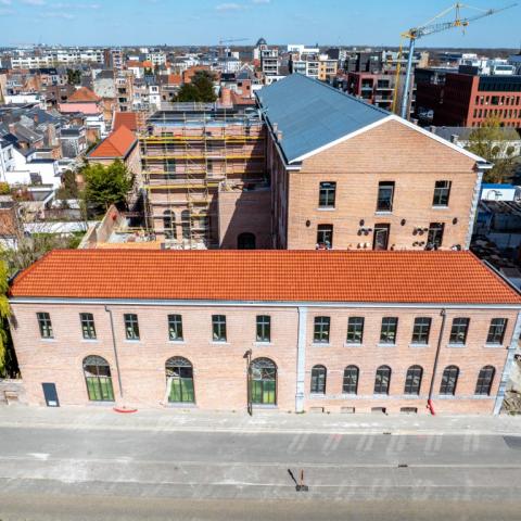 Van oude postzegeldrukkerij naar modern kantoorgebouw