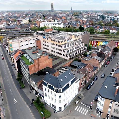 Een luchtbeeld van Nekker Nova.