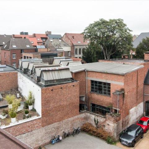 Luchtbeeld van de achterkant van de potterij. 